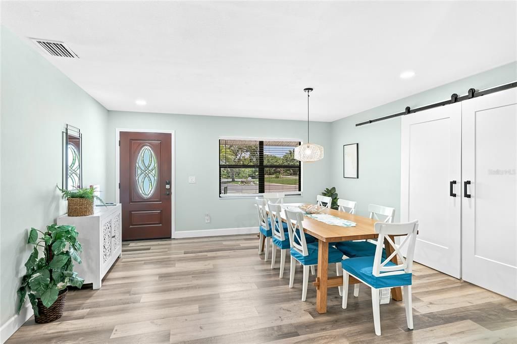 For Sale: $799,000 (5 beds, 4 baths, 2484 Square Feet)