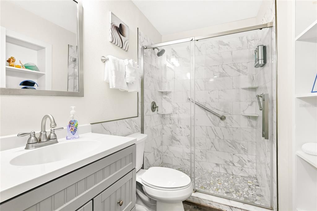 For Sale: $799,000 (5 beds, 4 baths, 2484 Square Feet)