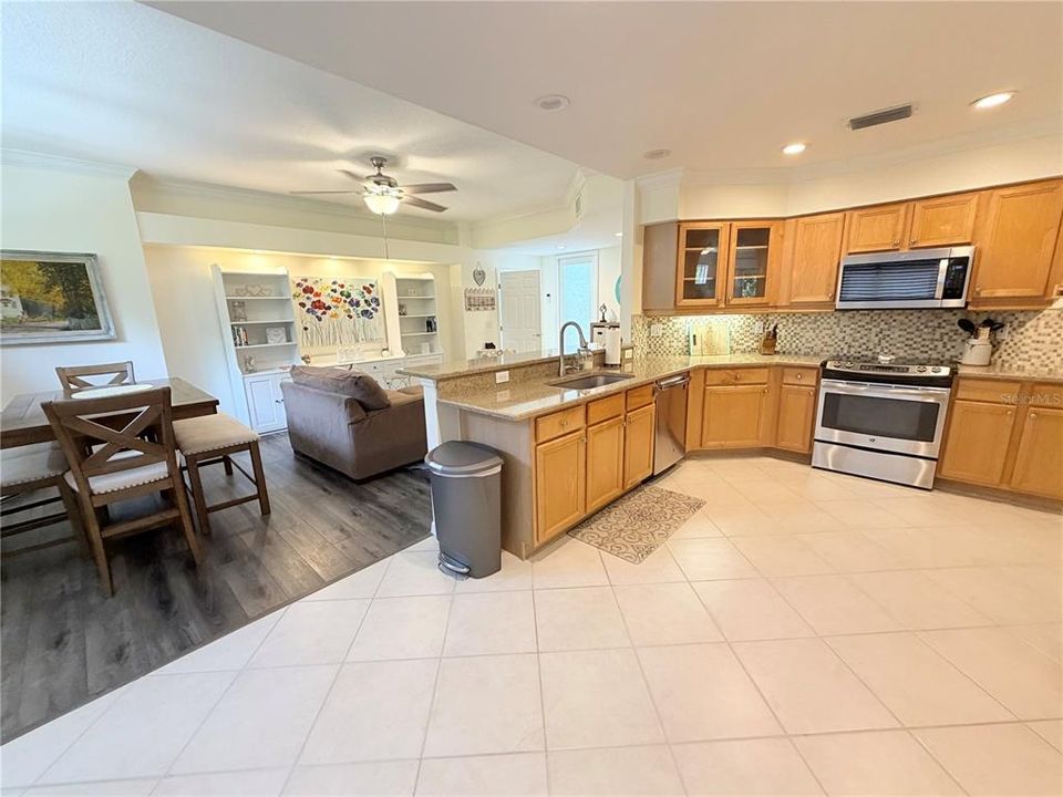 В аренду: $2,395 (2 спален, 2 ванн, 1750 Квадратных фут)