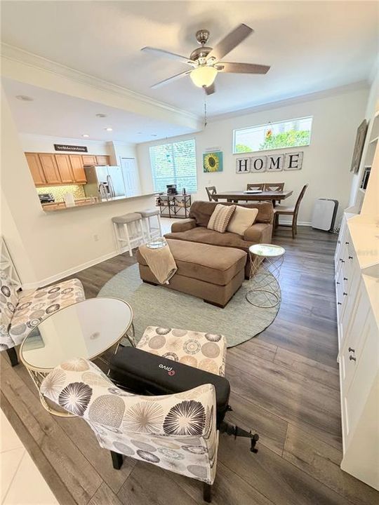 В аренду: $2,395 (2 спален, 2 ванн, 1750 Квадратных фут)