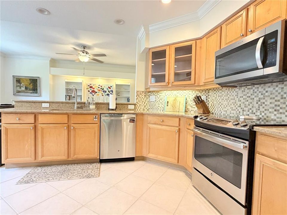 В аренду: $2,395 (2 спален, 2 ванн, 1750 Квадратных фут)