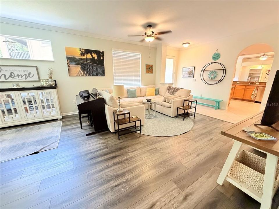 В аренду: $2,395 (2 спален, 2 ванн, 1750 Квадратных фут)