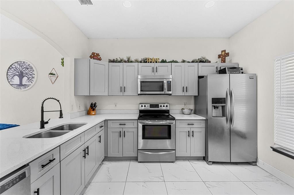 For Sale: $375,000 (4 beds, 2 baths, 2081 Square Feet)