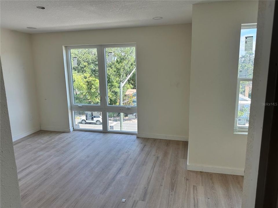 En Venta: $864,350 (3 camas, 3 baños, 2872 Pies cuadrados)