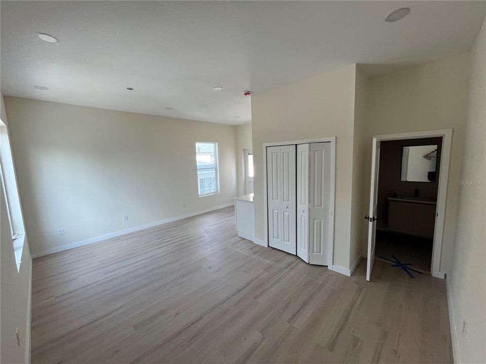 En Venta: $864,350 (3 camas, 3 baños, 2872 Pies cuadrados)