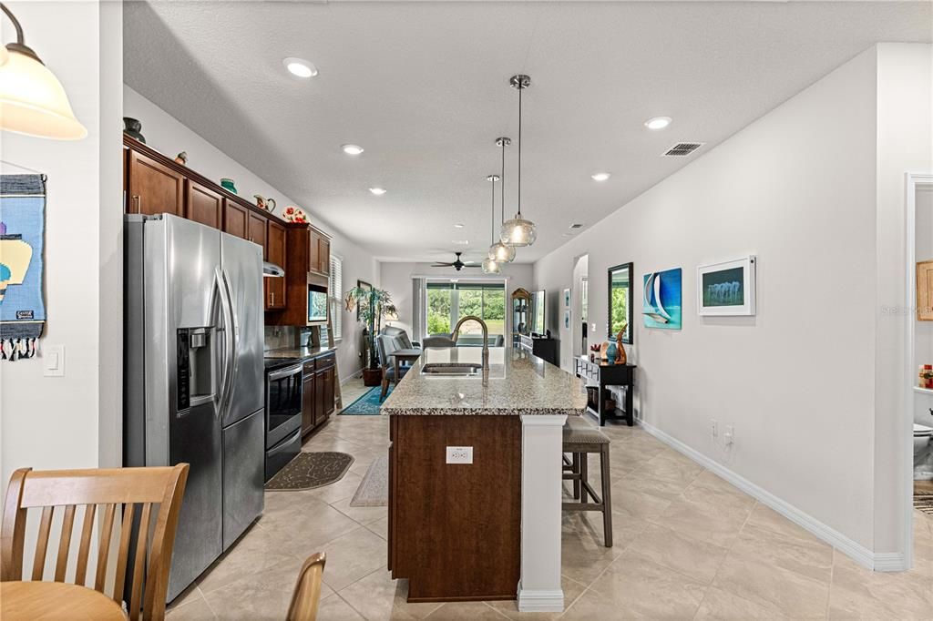 For Sale: $309,900 (2 beds, 2 baths, 1475 Square Feet)