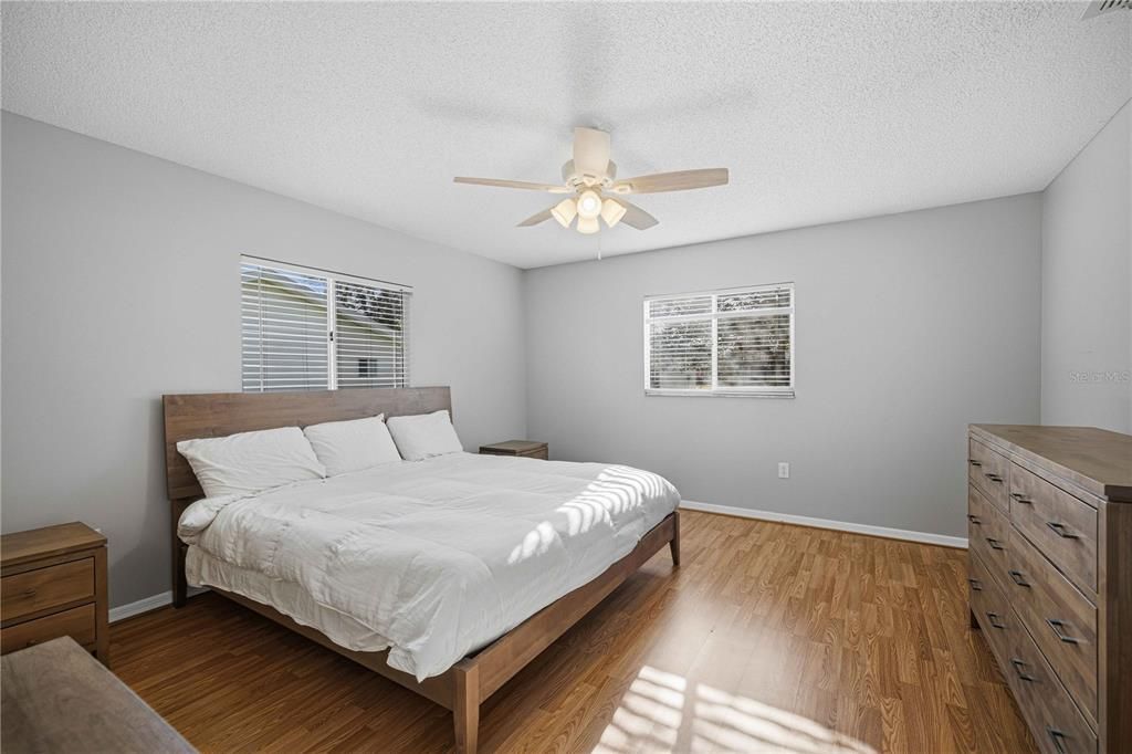 En Venta: $239,900 (2 camas, 2 baños, 1248 Pies cuadrados)
