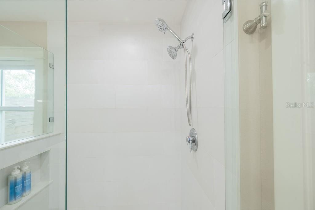 На продажу: $549,900 (3 спален, 2 ванн, 1845 Квадратных фут)