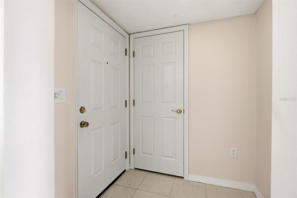 For Rent: $2,100 (2 beds, 2 baths, 1210 Square Feet)