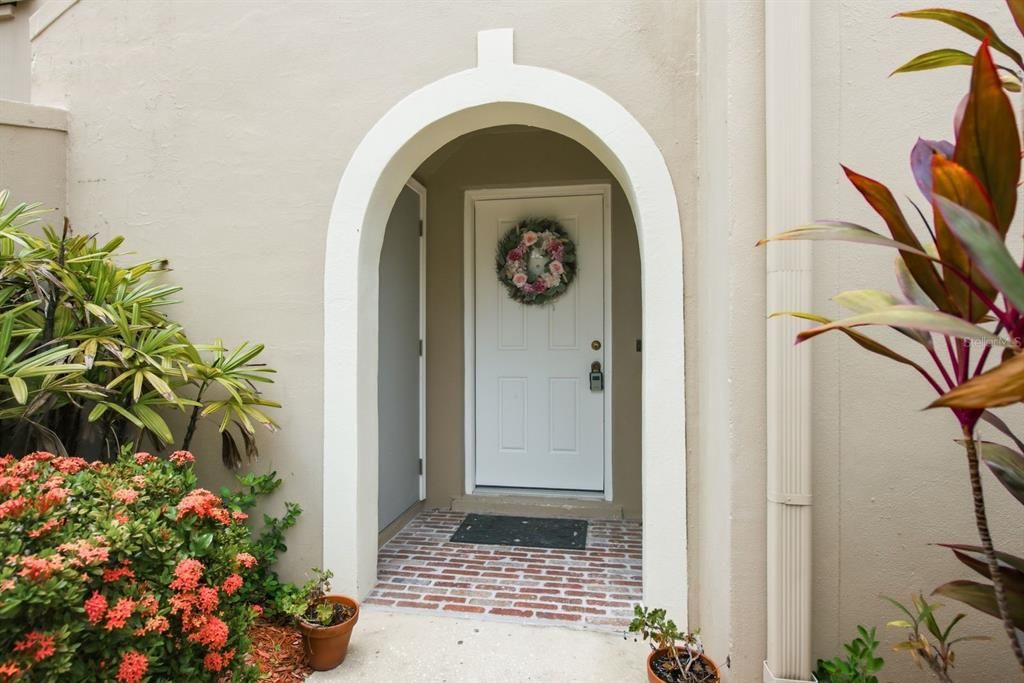 For Rent: $2,100 (2 beds, 2 baths, 1210 Square Feet)