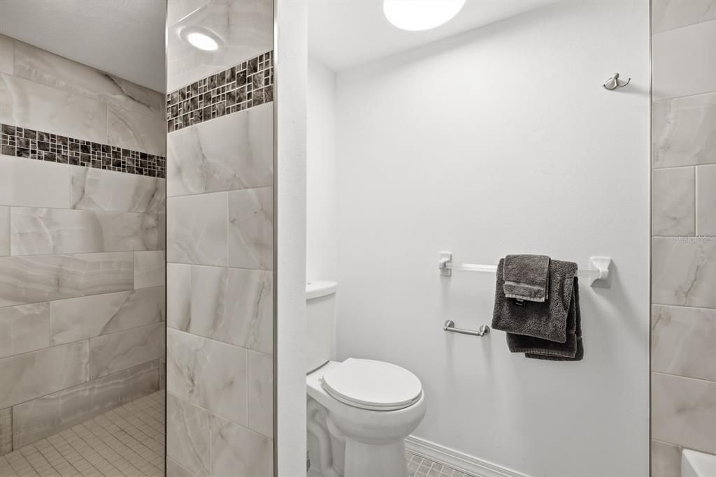 For Rent: $2,100 (2 beds, 2 baths, 1210 Square Feet)