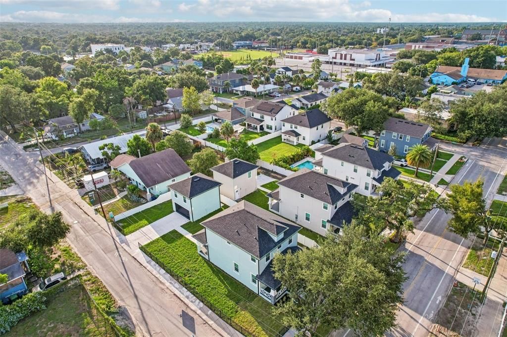 En Venta: $900,000 (5 camas, 4 baños, 2400 Pies cuadrados)