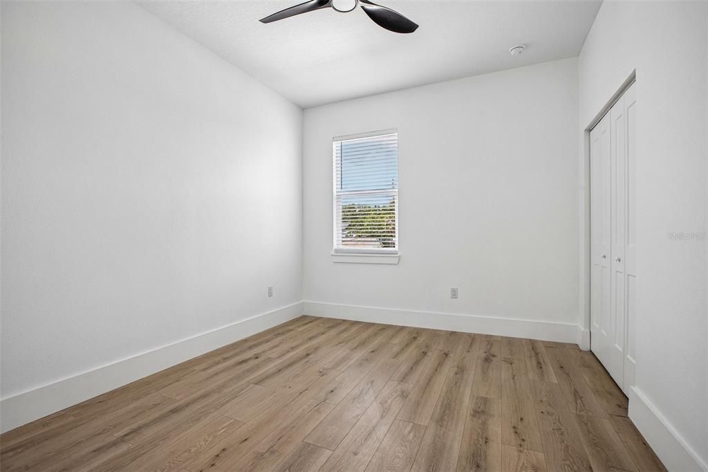 En Venta: $900,000 (5 camas, 4 baños, 2400 Pies cuadrados)