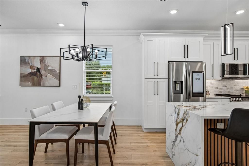 En Venta: $900,000 (5 camas, 4 baños, 2400 Pies cuadrados)
