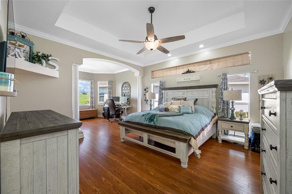 For Sale: $600,000 (4 beds, 3 baths, 3065 Square Feet)