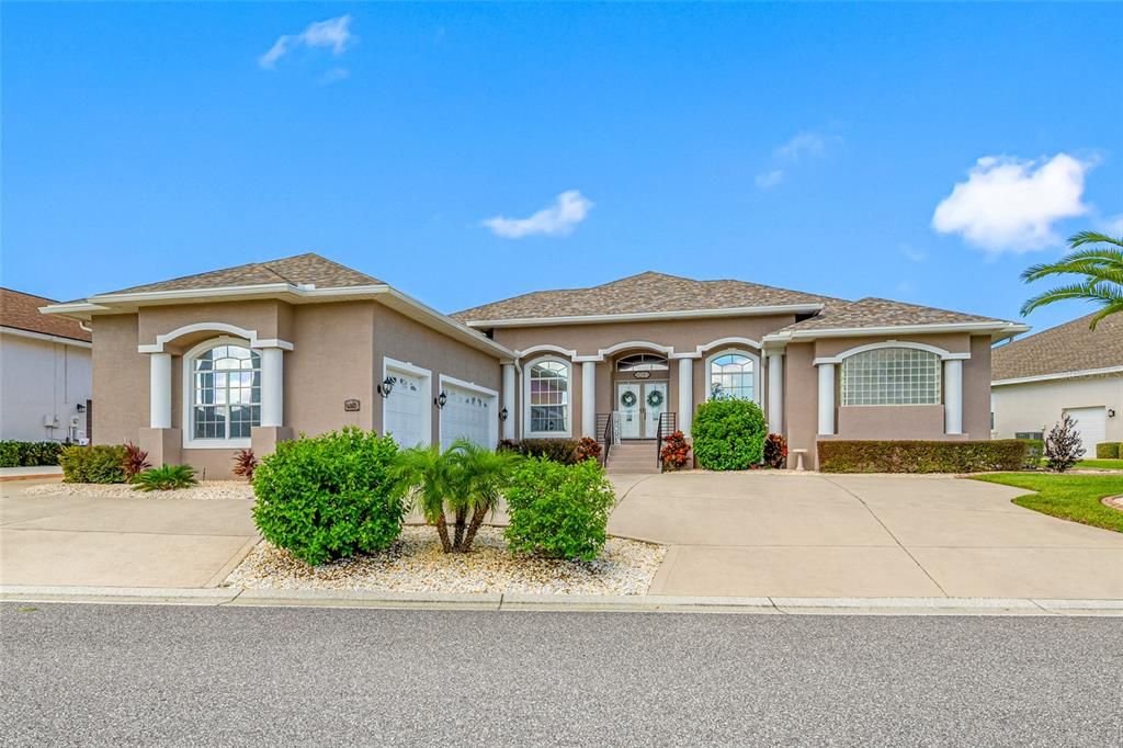 For Sale: $600,000 (4 beds, 3 baths, 3065 Square Feet)