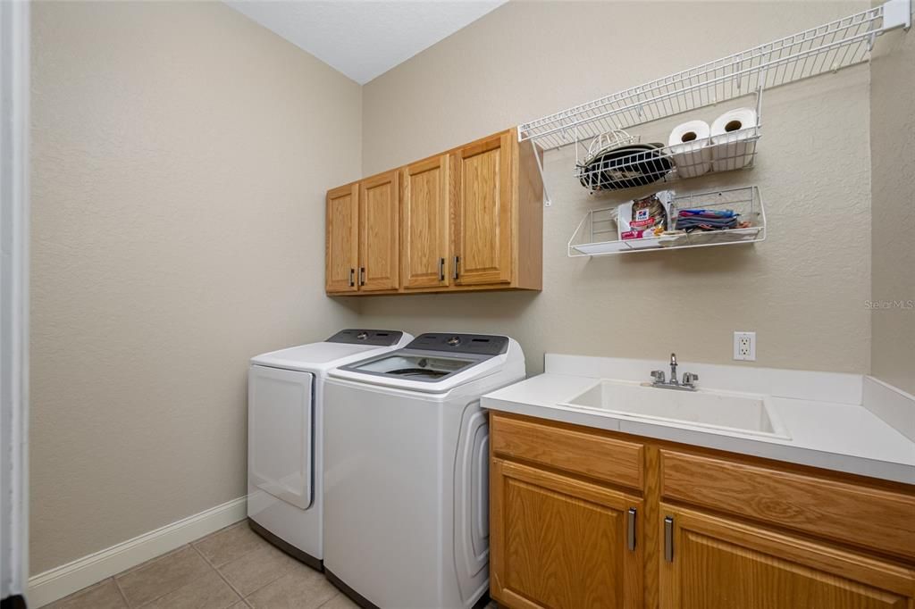 For Sale: $600,000 (4 beds, 3 baths, 3065 Square Feet)
