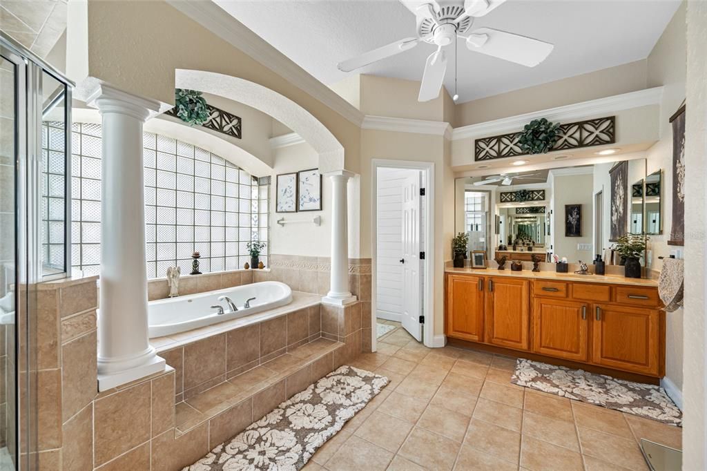 For Sale: $600,000 (4 beds, 3 baths, 3065 Square Feet)