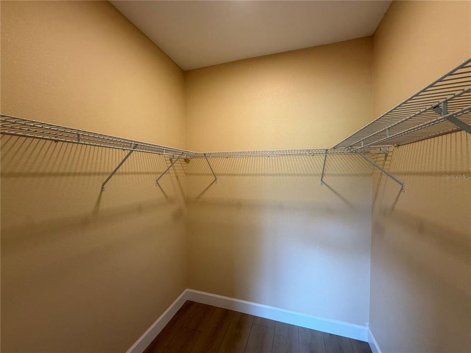 For Sale: $385,000 (2 beds, 2 baths, 993 Square Feet)