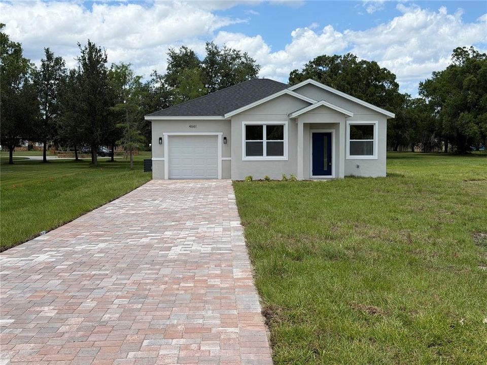 For Sale: $385,000 (2 beds, 2 baths, 993 Square Feet)