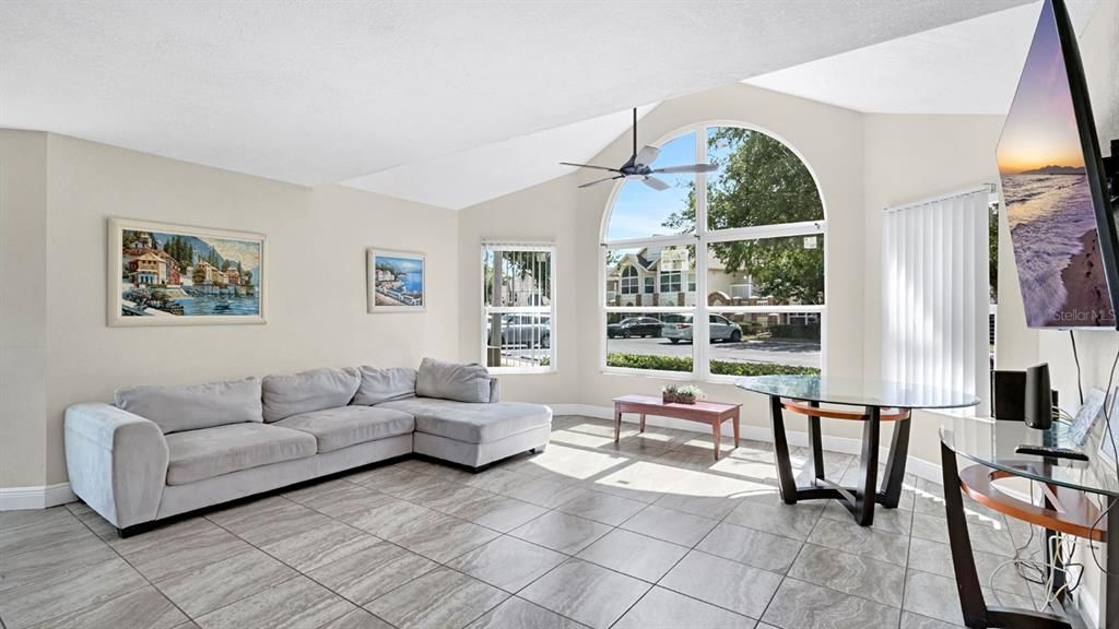 Active With Contract: $218,900 (3 beds, 2 baths, 1220 Square Feet)