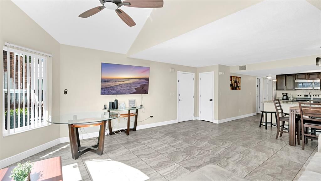 Active With Contract: $218,900 (3 beds, 2 baths, 1220 Square Feet)