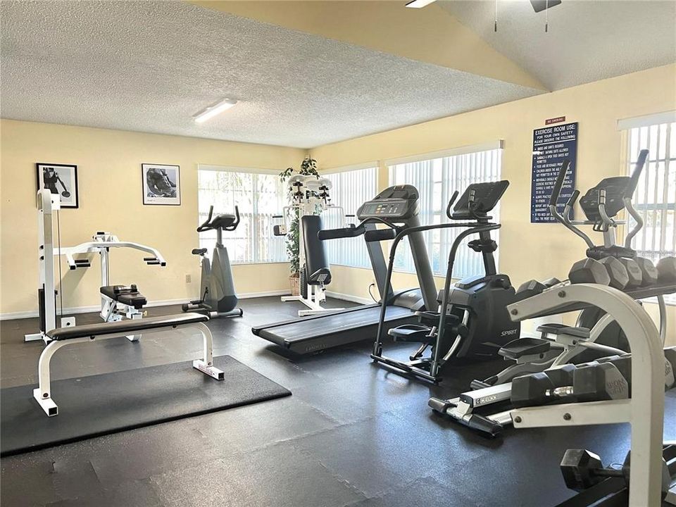 Active With Contract: $218,900 (3 beds, 2 baths, 1220 Square Feet)