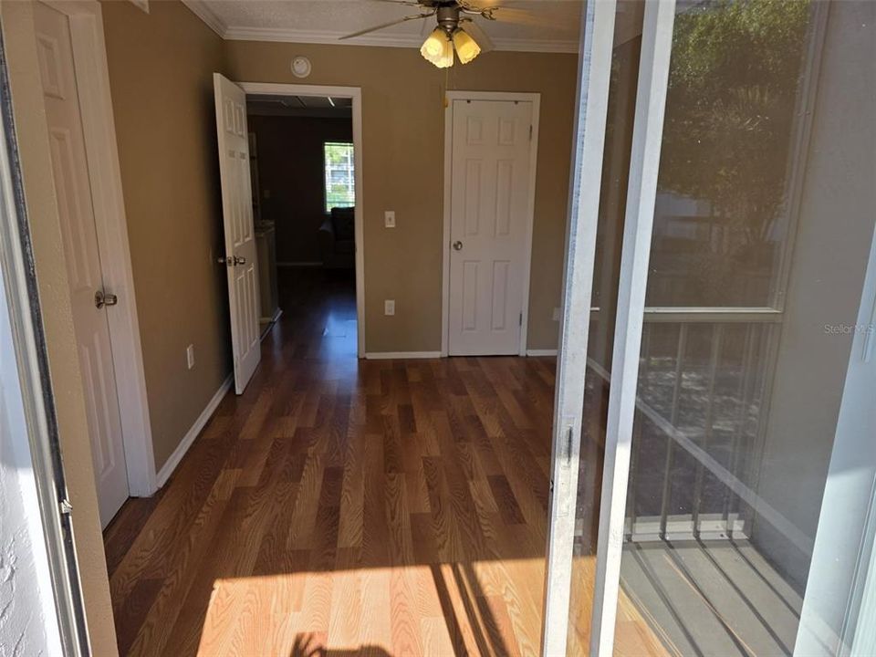 For Rent: $1,100 (1 beds, 1 baths, 496 Square Feet)