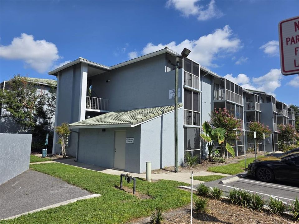 For Rent: $1,100 (1 beds, 1 baths, 496 Square Feet)