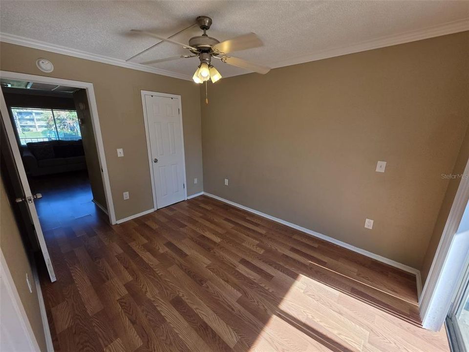 For Rent: $1,100 (1 beds, 1 baths, 496 Square Feet)