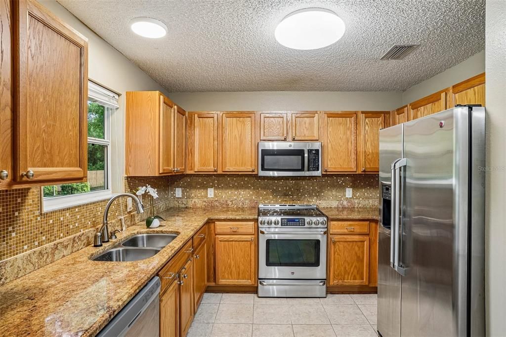 En Venta: $349,000 (4 camas, 2 baños, 1754 Pies cuadrados)