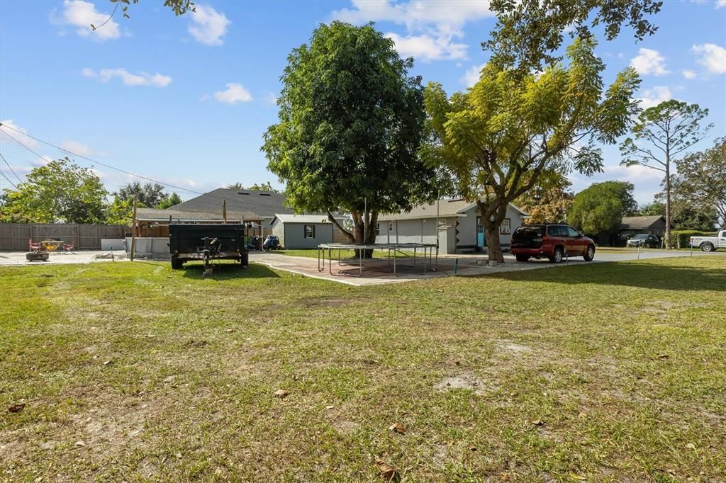 For Sale: $220,000 (3 beds, 1 baths, 748 Square Feet)