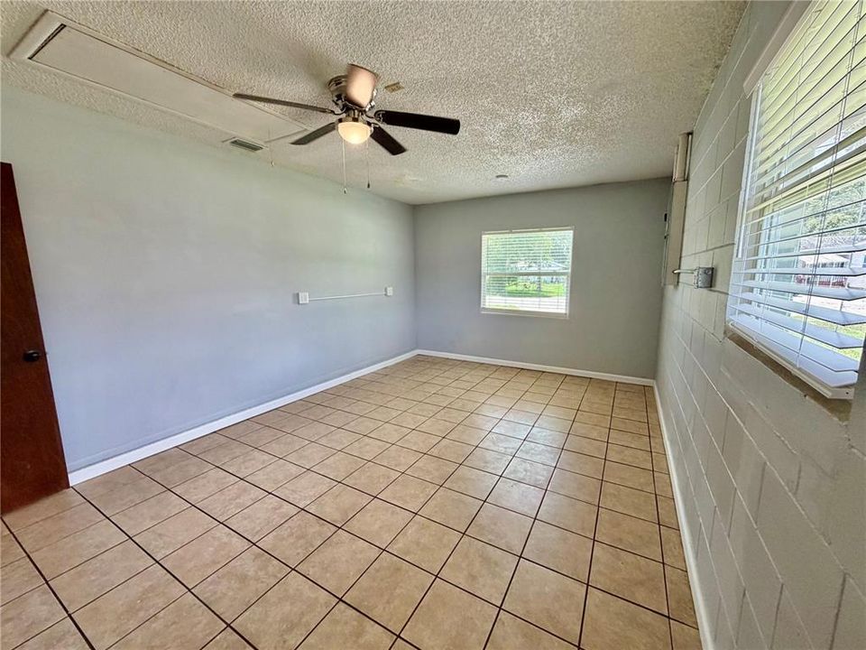 For Sale: $220,000 (3 beds, 1 baths, 1302 Square Feet)