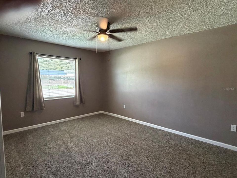 For Sale: $220,000 (3 beds, 1 baths, 1302 Square Feet)