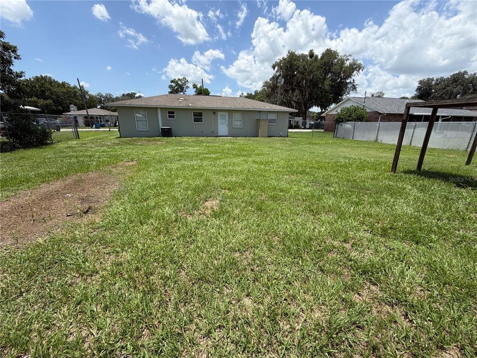 For Sale: $220,000 (3 beds, 1 baths, 1302 Square Feet)