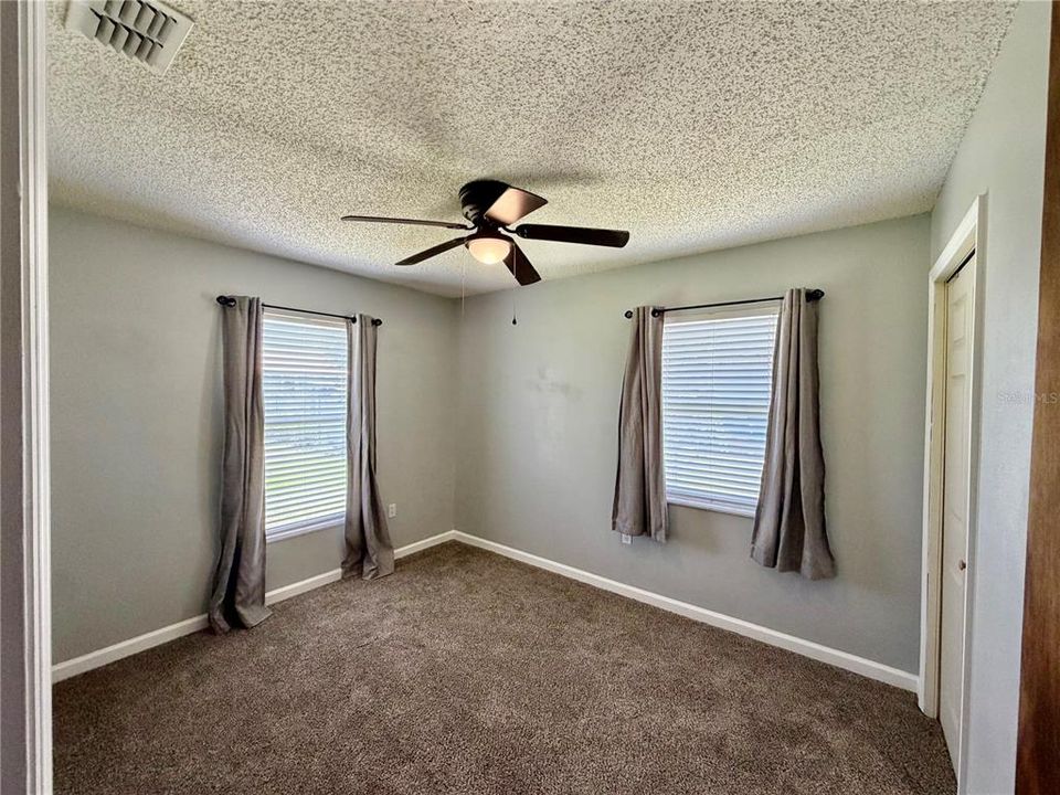 For Sale: $220,000 (3 beds, 1 baths, 1302 Square Feet)