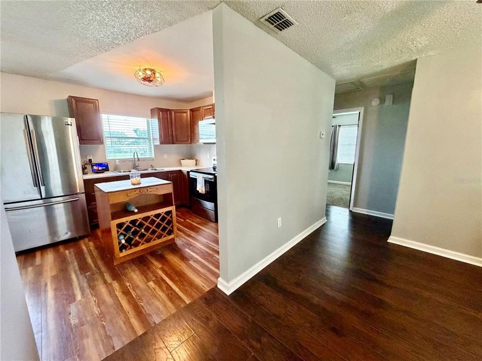 For Sale: $220,000 (3 beds, 1 baths, 1302 Square Feet)