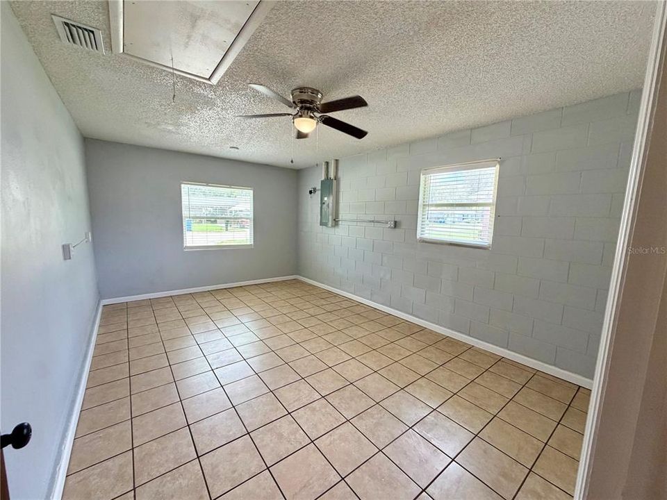 For Sale: $220,000 (3 beds, 1 baths, 1302 Square Feet)