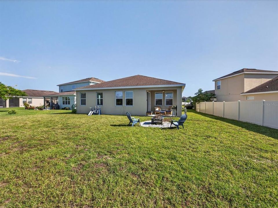 En Venta: $419,500 (3 camas, 2 baños, 2022 Pies cuadrados)