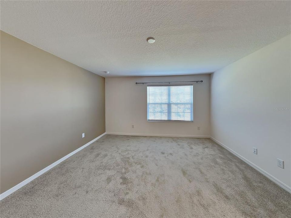 For Rent: $2,385 (4 beds, 2 baths, 2032 Square Feet)