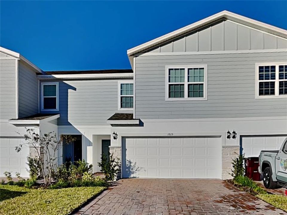 For Rent: $2,385 (4 beds, 2 baths, 2032 Square Feet)
