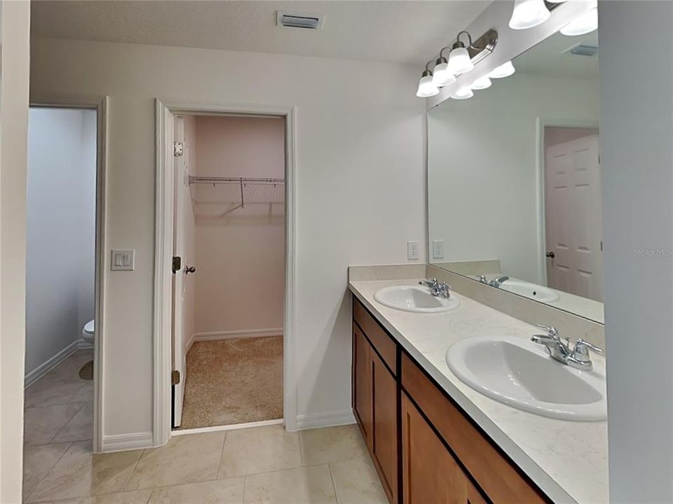 For Rent: $2,385 (4 beds, 2 baths, 2032 Square Feet)