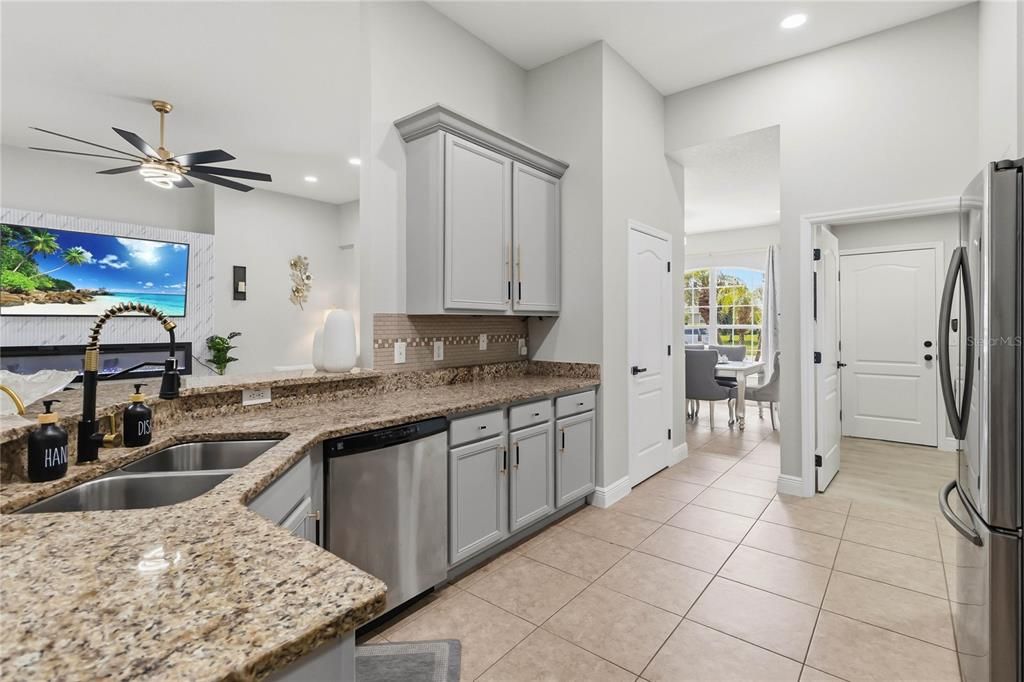 En Venta: $488,881 (5 camas, 2 baños, 2320 Pies cuadrados)