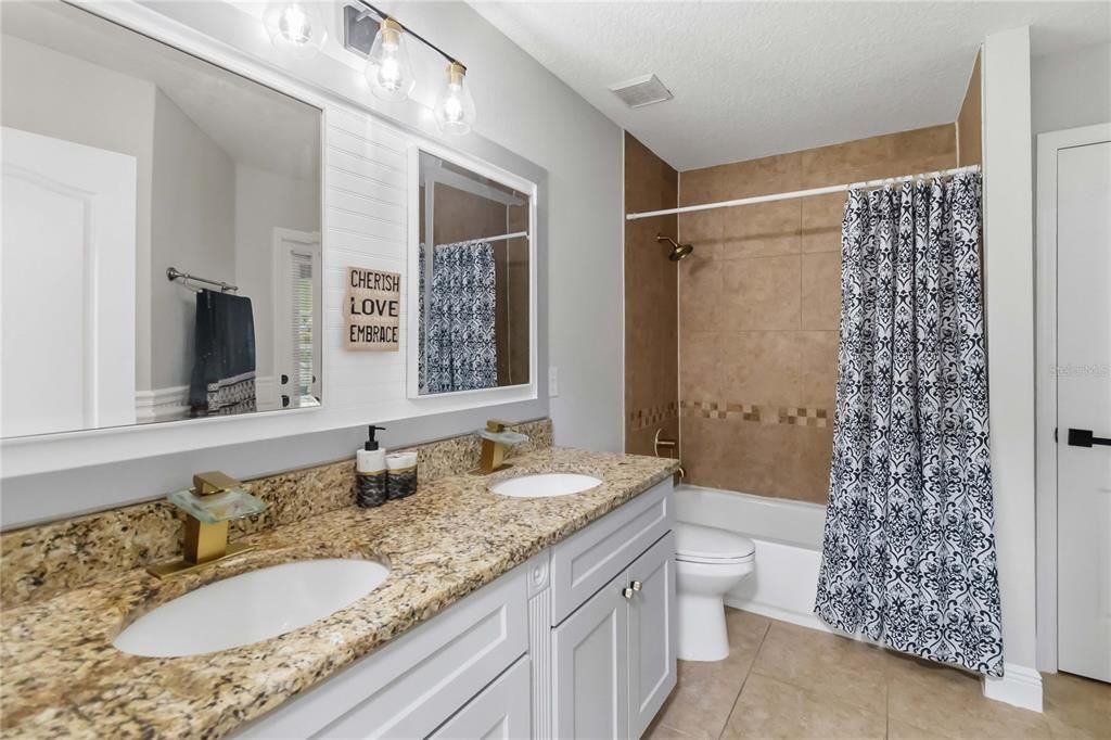 En Venta: $488,881 (5 camas, 2 baños, 2320 Pies cuadrados)
