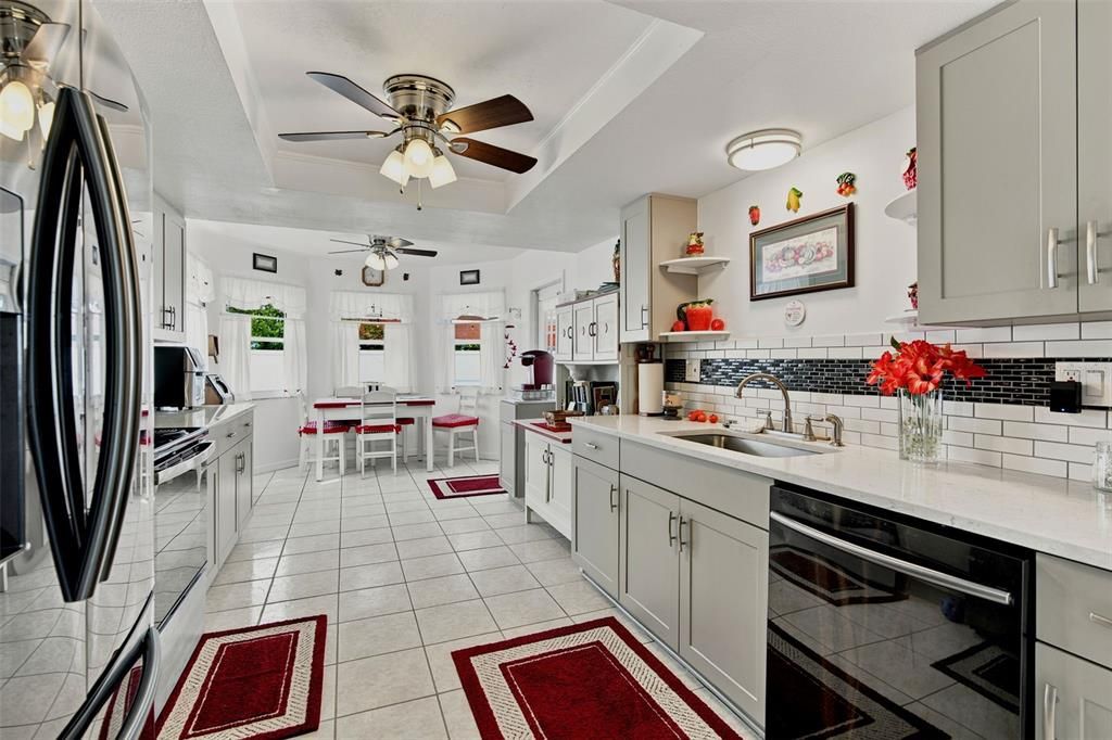 For Sale: $380,000 (2 beds, 2 baths, 1326 Square Feet)