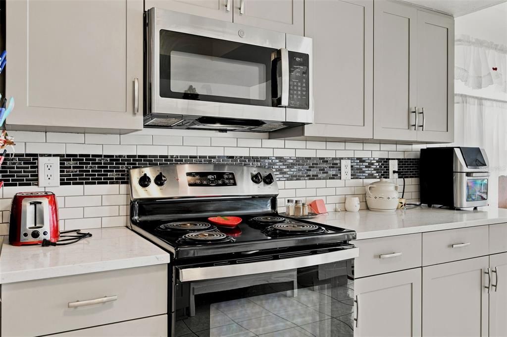 For Sale: $380,000 (2 beds, 2 baths, 1326 Square Feet)