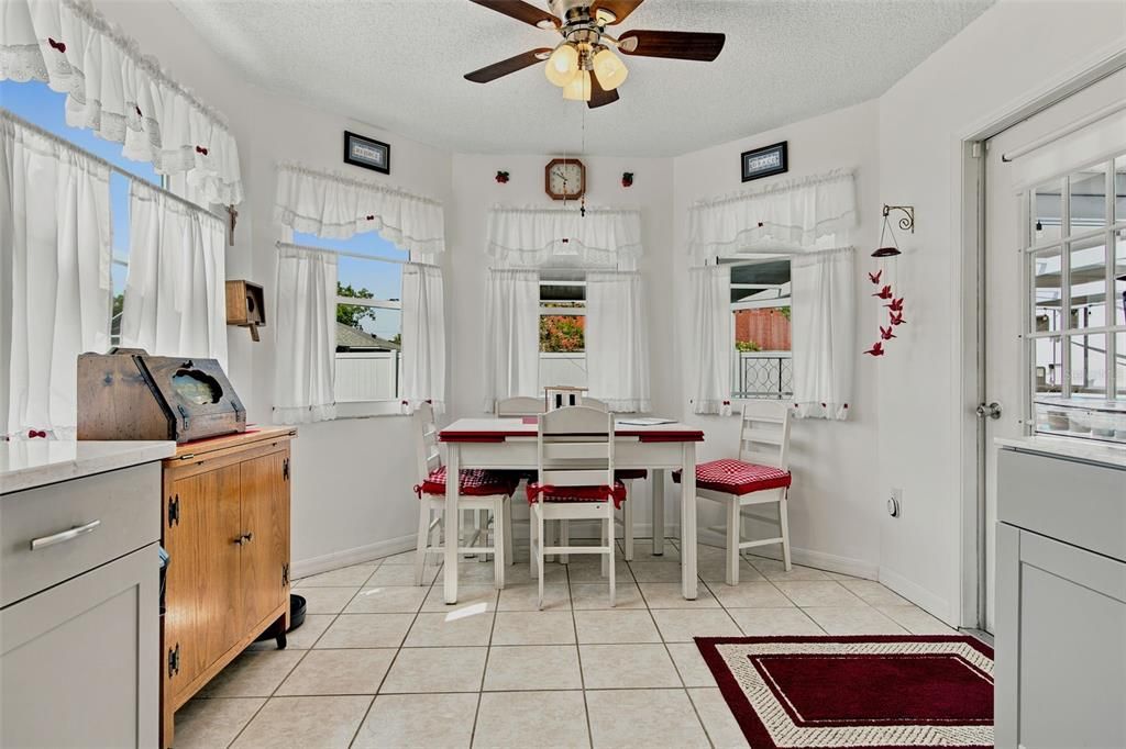 For Sale: $380,000 (2 beds, 2 baths, 1326 Square Feet)