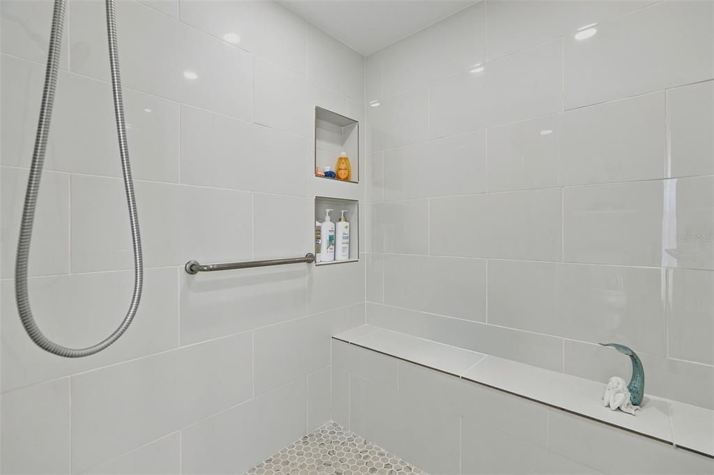 For Sale: $380,000 (2 beds, 2 baths, 1326 Square Feet)