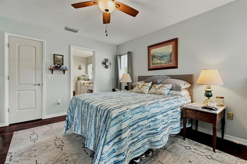 For Sale: $380,000 (2 beds, 2 baths, 1326 Square Feet)
