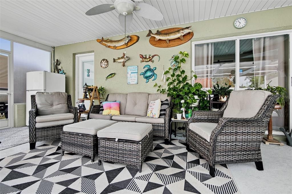 For Sale: $380,000 (2 beds, 2 baths, 1326 Square Feet)